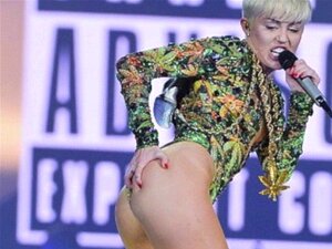 Miley Cyrus Fucking porno en volwassen videos in hoge kwaliteit op ...