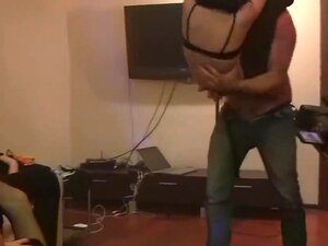 Slut Boy porno en volwassen videos in hoge kwaliteit op PornWereld.com