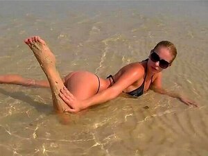 Zwemkleding porno en volwassen videos in hoge kwaliteit op ...