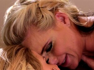 Lesbian Pussy Slap porn & sex videos in high quality at RunPorn.com