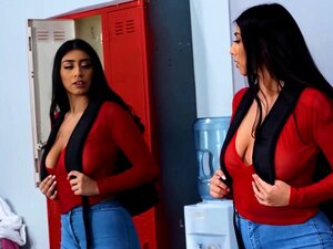 Baby Got Boovs porn & sex videos in high quality at RunPorn.com
