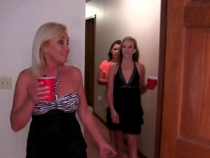 Kayla- White Mom At Porn Theater