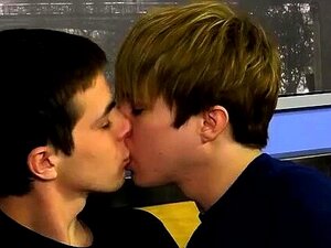 Gay Ass Hole porn & sex videos in high quality at RunPorn.com